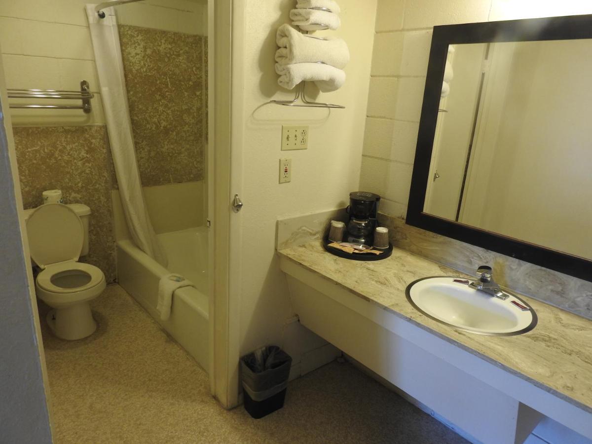 Economy Inn Сокорро Экстерьер фото