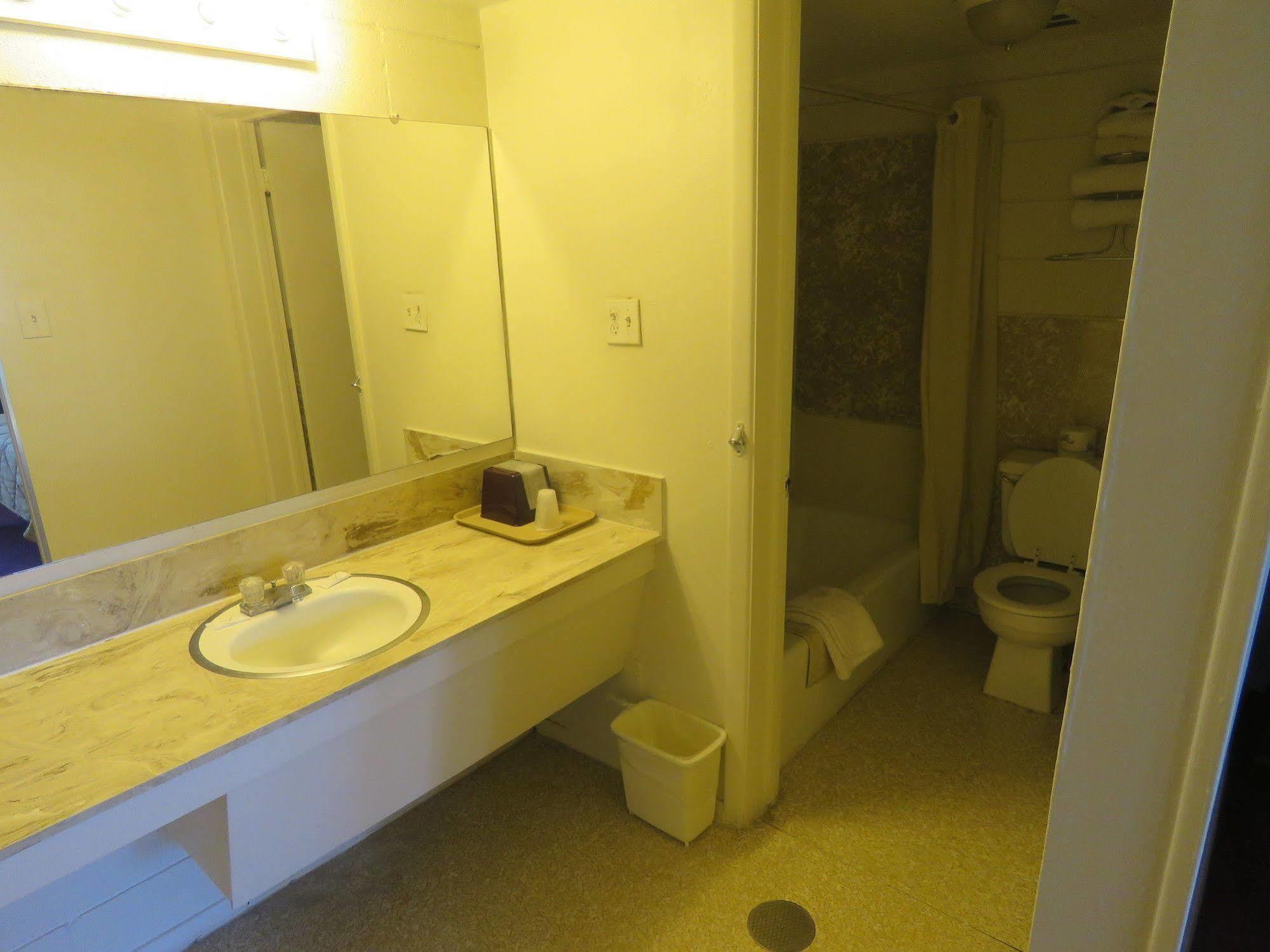 Economy Inn Сокорро Экстерьер фото